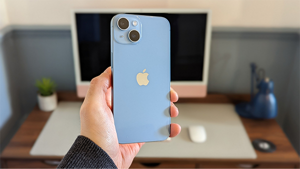iPhone 14 màu Xanh Dương sắc màu tươi